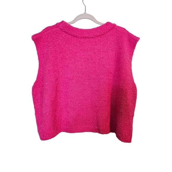 Davi & Dani fusia box cut short sweater vest. Size M. - Picture 2 of 5